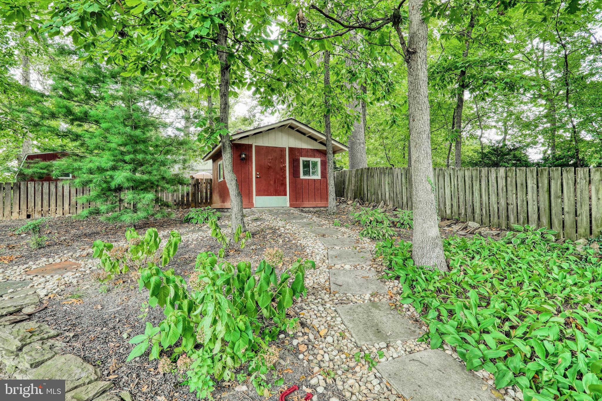 685 Cortleigh Drive York, PA 17402 - Photo 34 of 40 Gallery Image 34