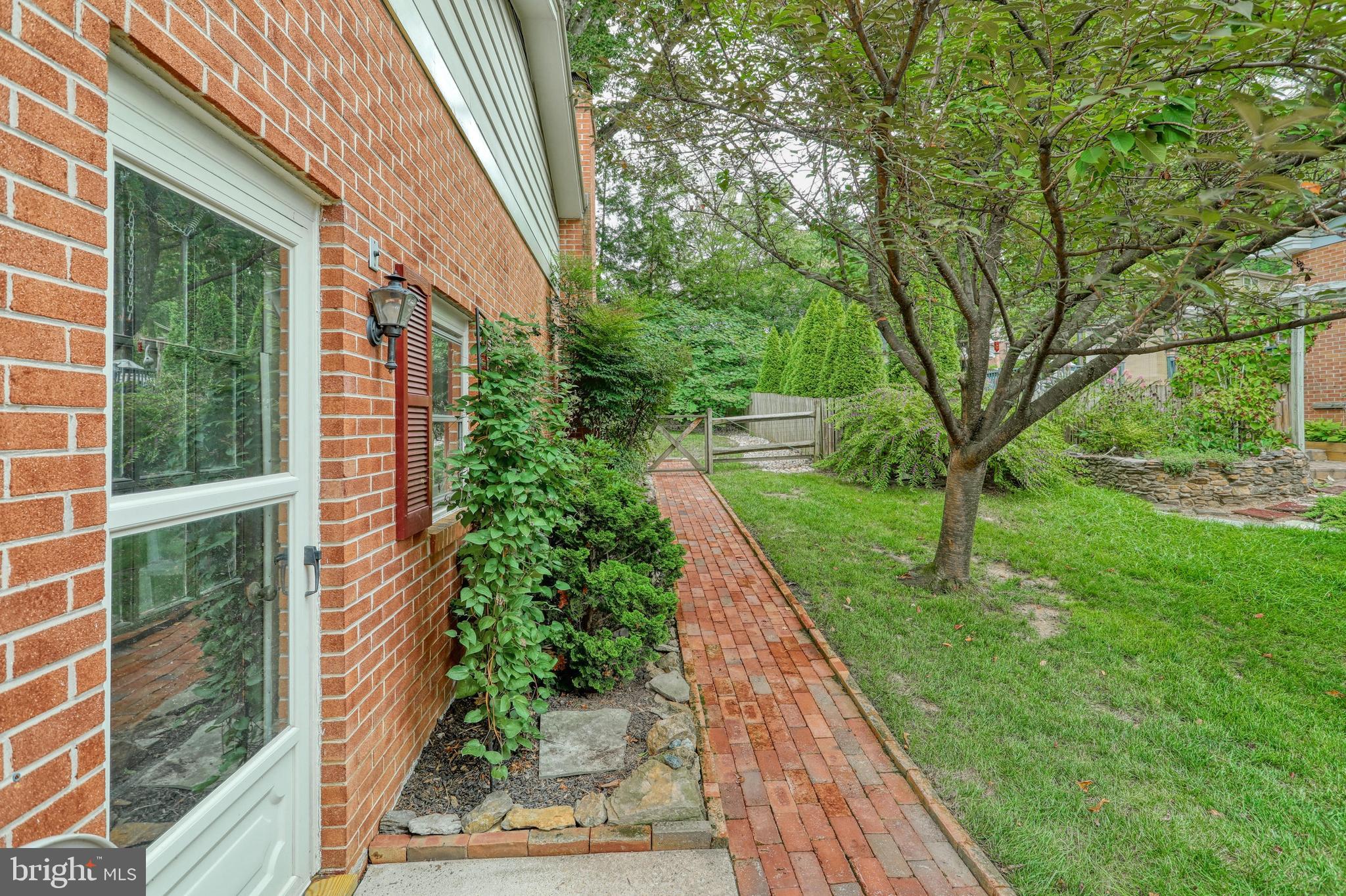 685 Cortleigh Drive York, PA 17402 - Photo 36 of 40 Gallery Image 36