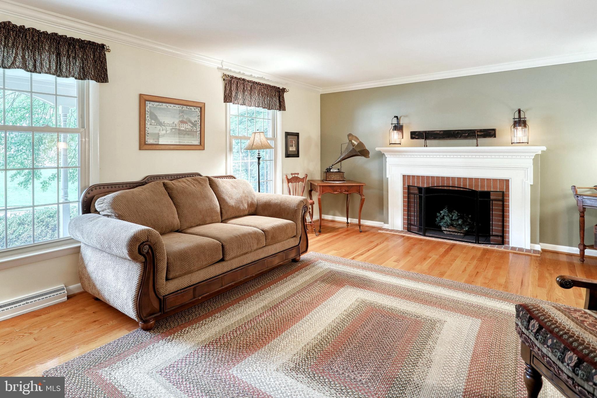 685 Cortleigh Drive York, PA 17402 - Photo 5 of 40 Gallery Image 5