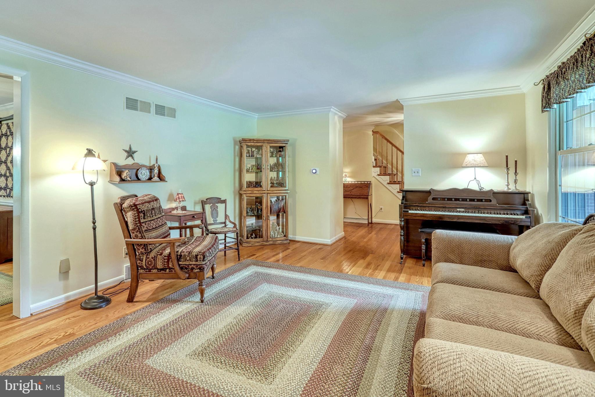 685 Cortleigh Drive York, PA 17402 - Photo 6 of 40 Gallery Image 6