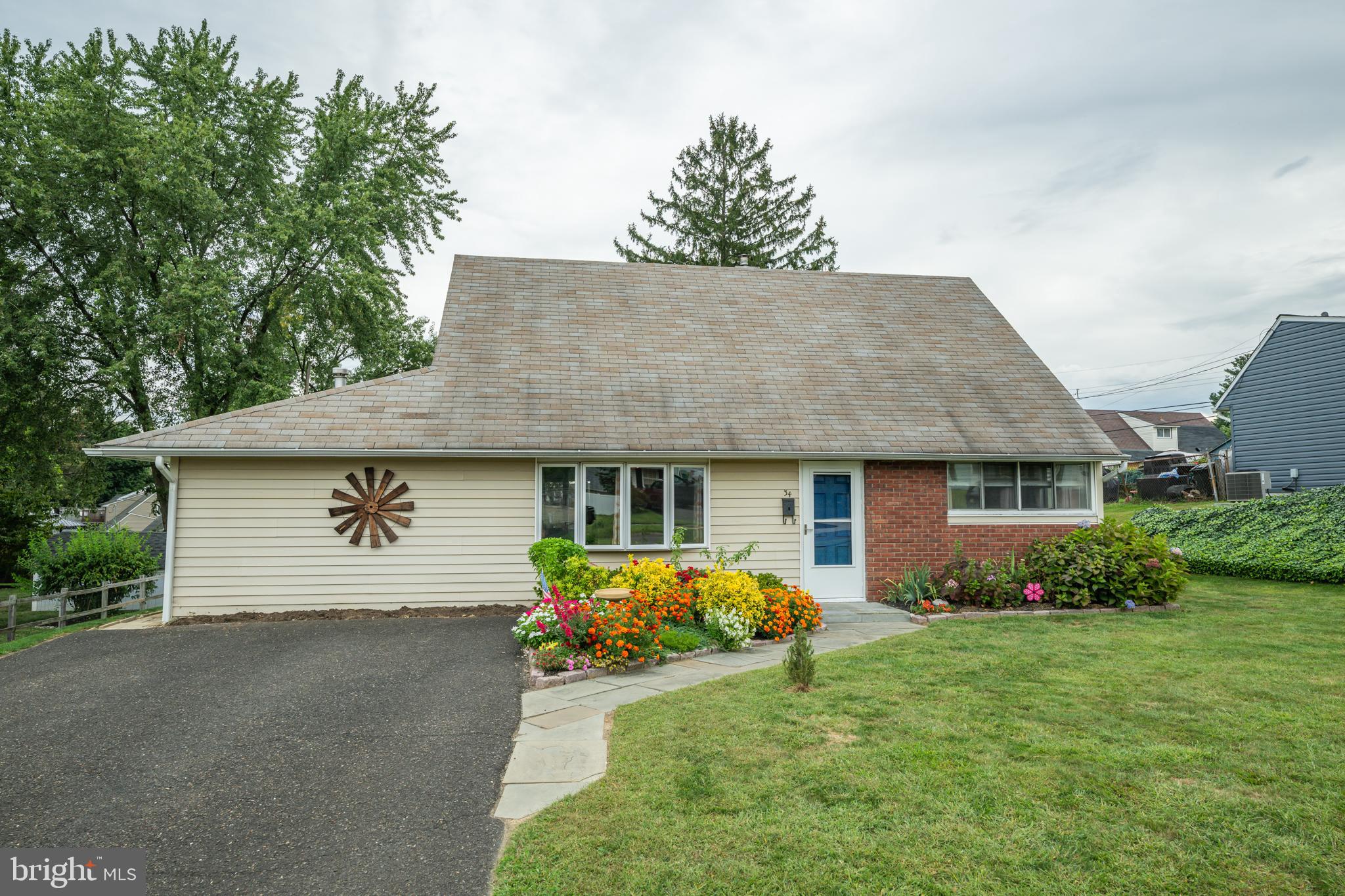 34 Haven Road Levittown, PA 19056 - Photo 1 of 25 Gallery Image 1
