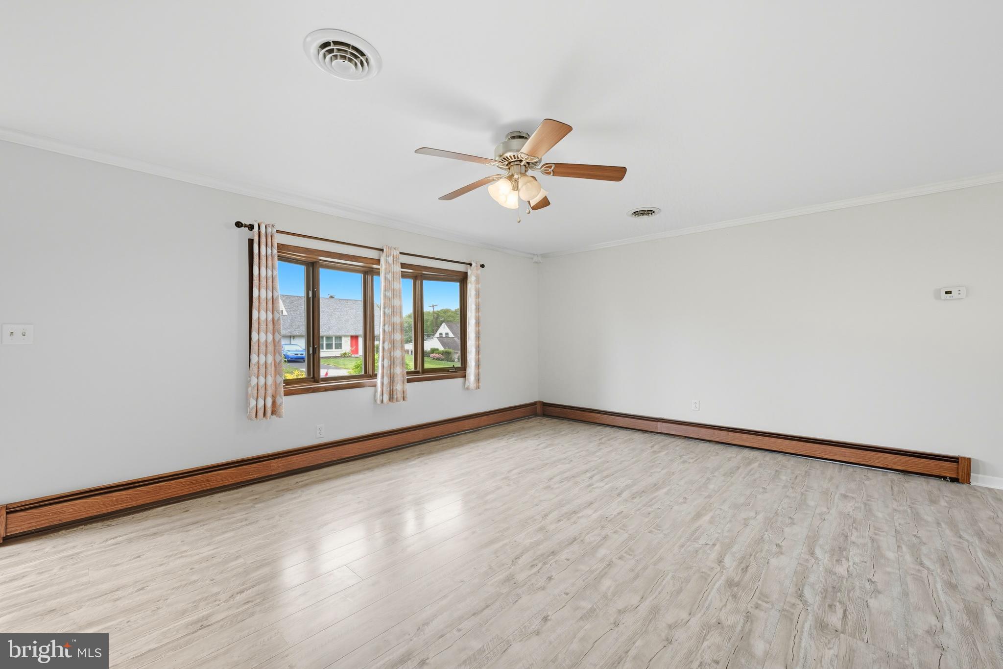 34 Haven Road Levittown, PA 19056 - Photo 4 of 25 Gallery Image 4