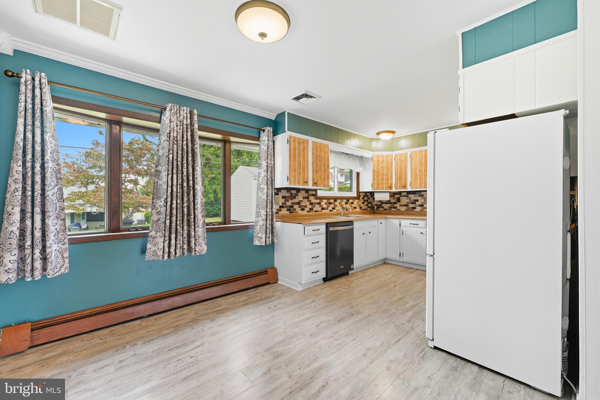 34 Haven Road Levittown, PA 19056 - Photo 7 of 25 Gallery Image 7