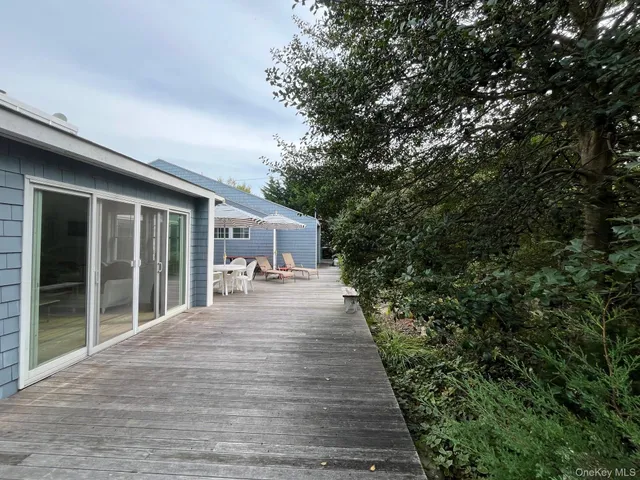 a view of house and outdoor space