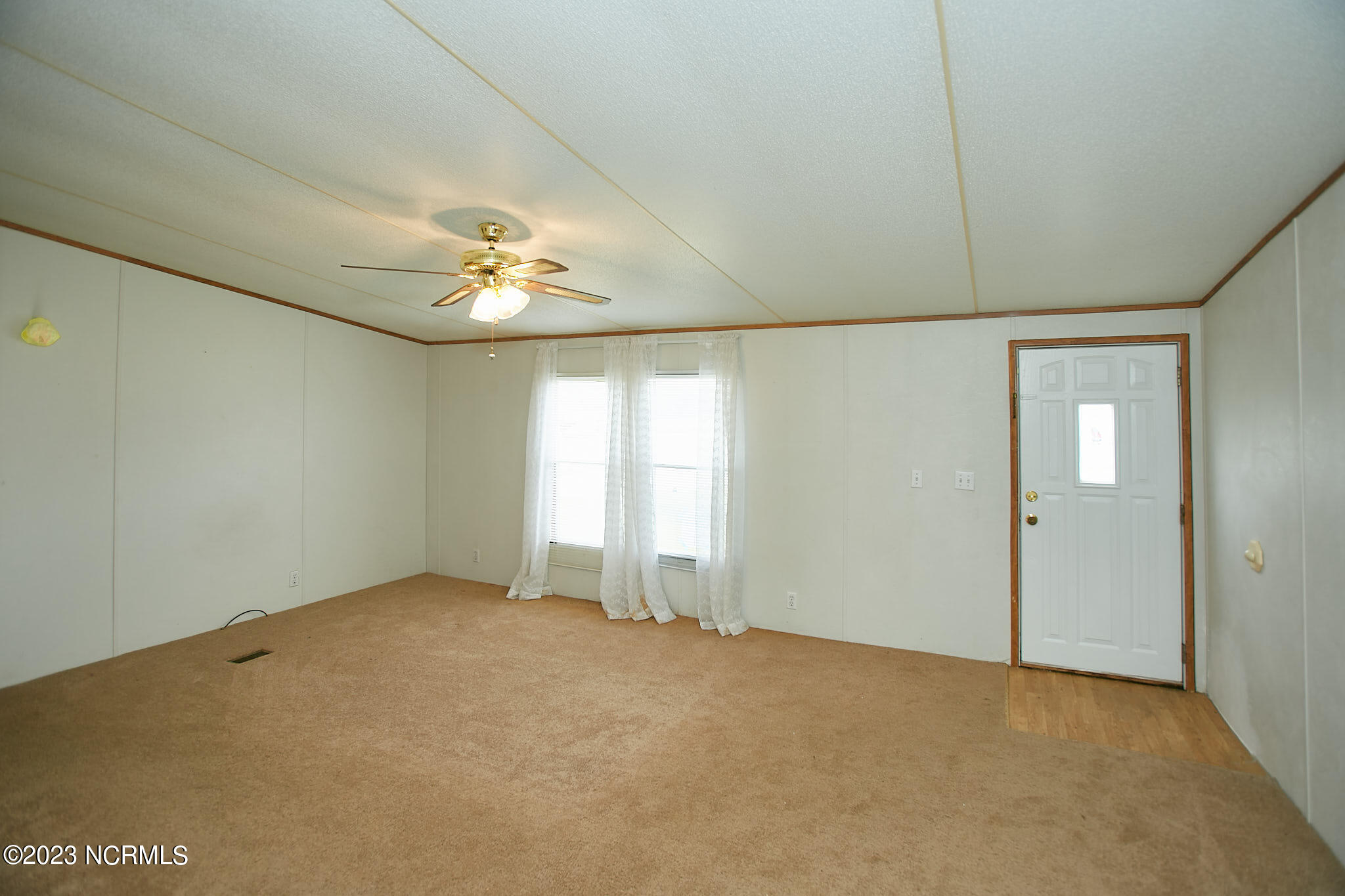 8619 Ransom Ln - Great room2