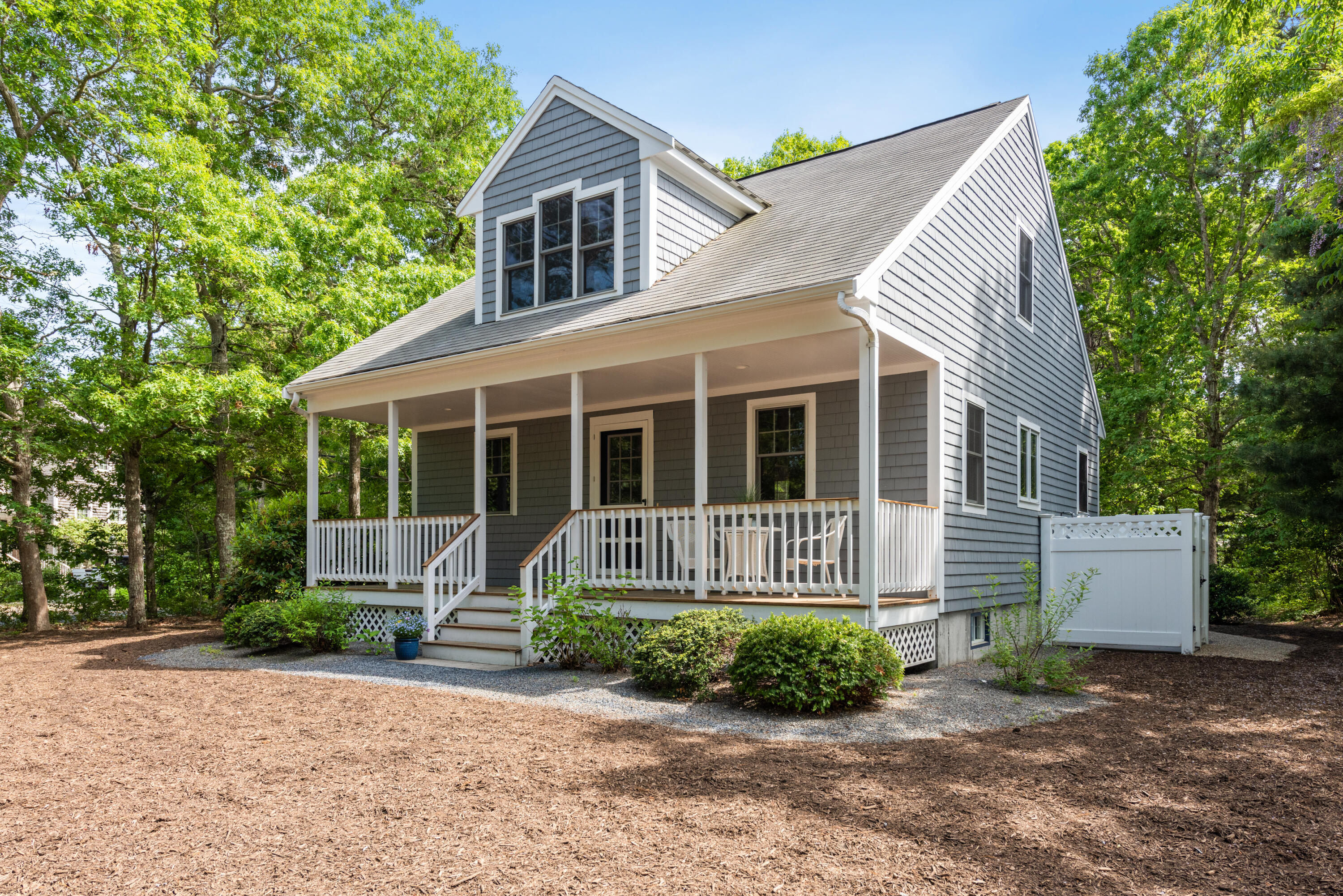 305 Monomoscoy Road Mashpee, MA 02649 - Photo 2 of 49 305Monomoscoy103