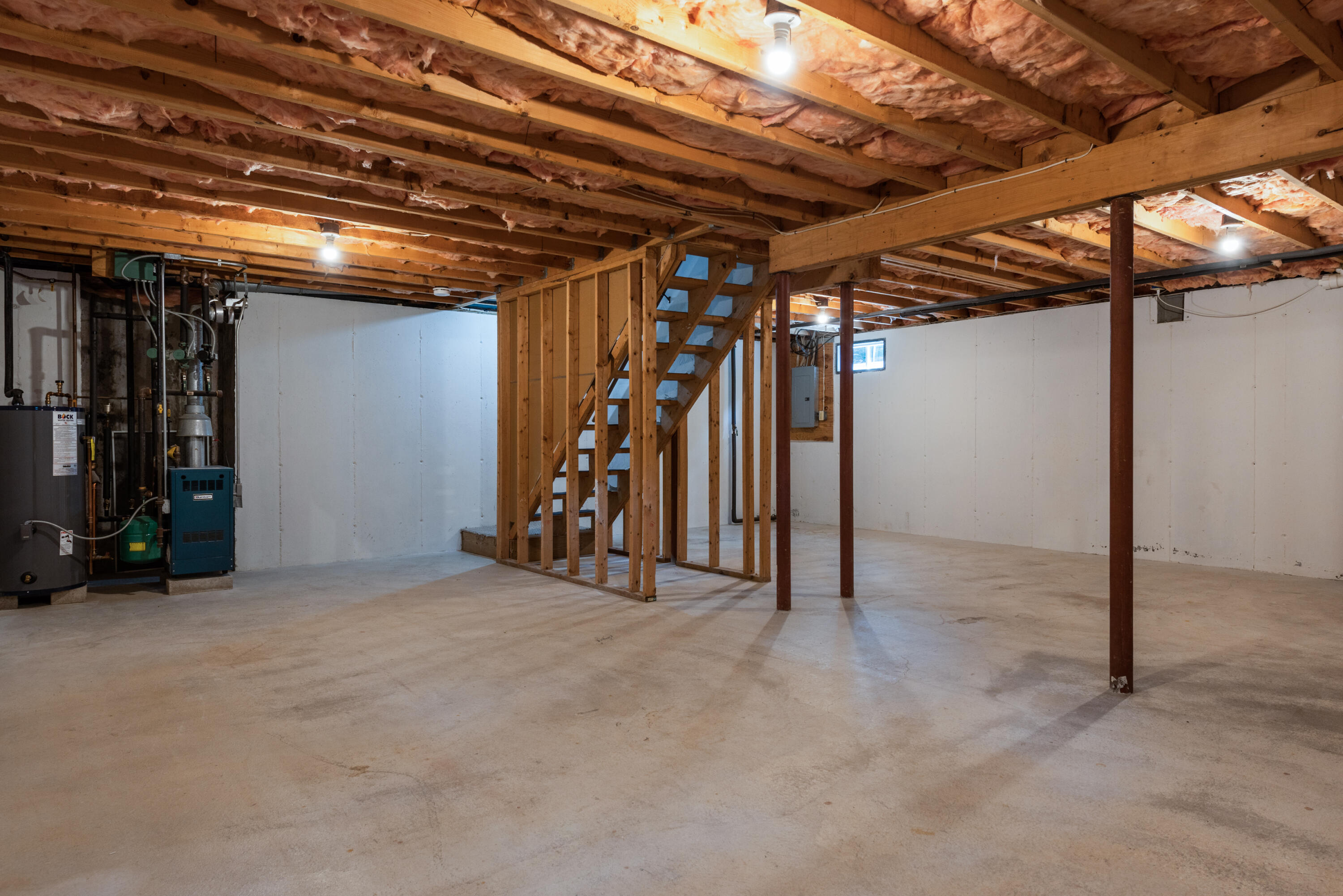 305 Monomoscoy Road Mashpee, MA 02649 - Photo 27 of 49 a view of an empty room