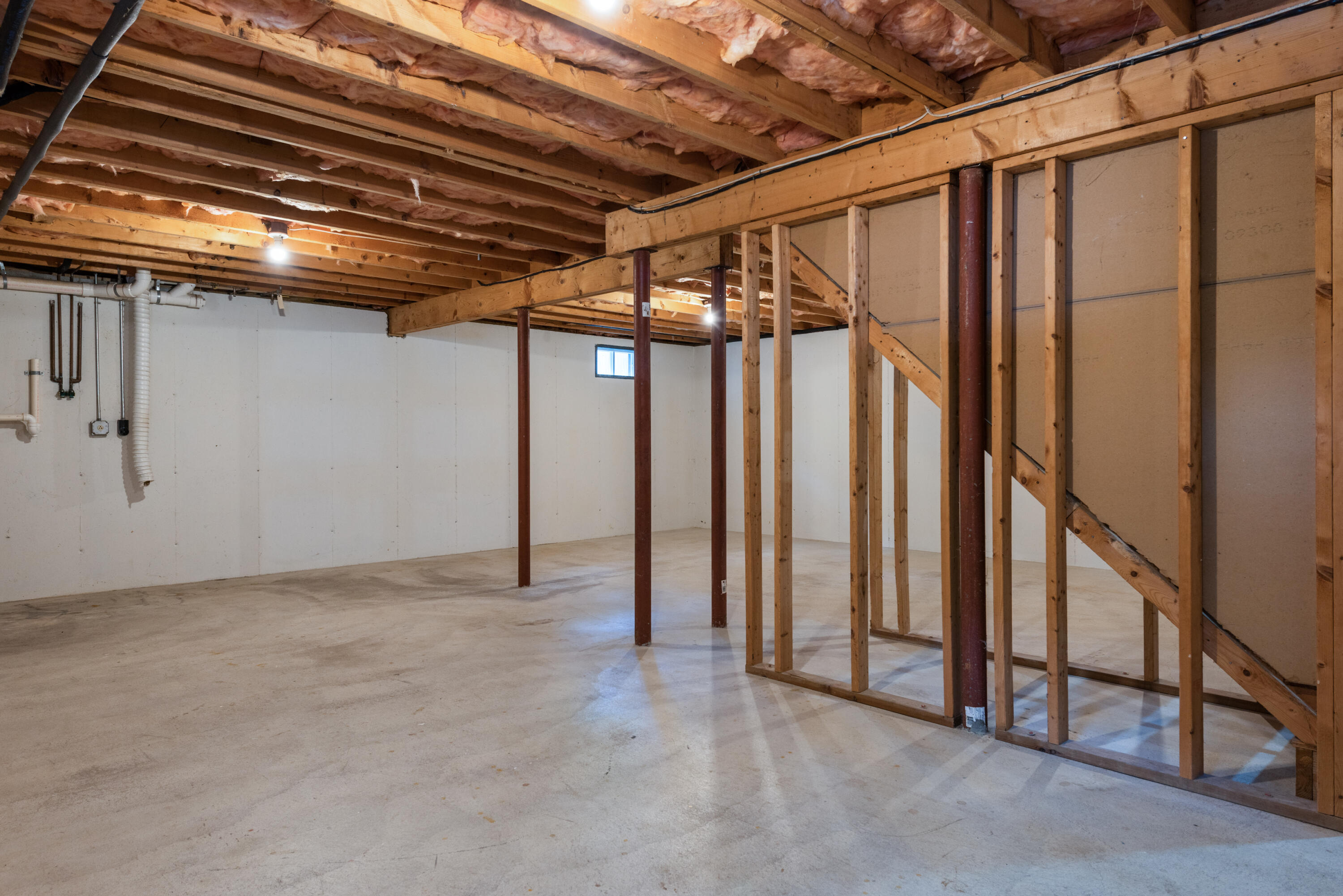305 Monomoscoy Road Mashpee, MA 02649 - Photo 29 of 49 a view of an empty room