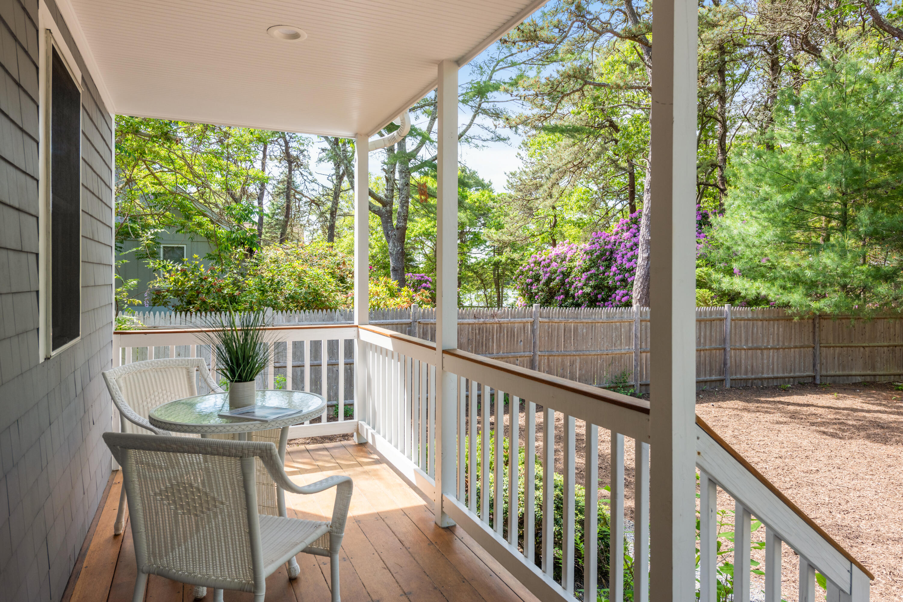 305 Monomoscoy Road Mashpee, MA 02649 - Photo 5 of 49 305Monomoscoy108