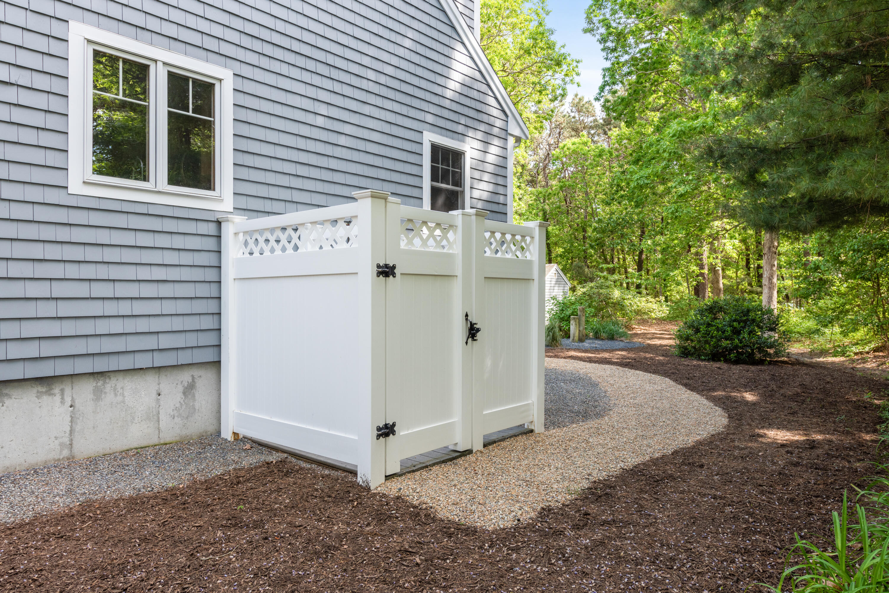 305 Monomoscoy Road Mashpee, MA 02649 - Photo 6 of 49 305Monomoscoy110