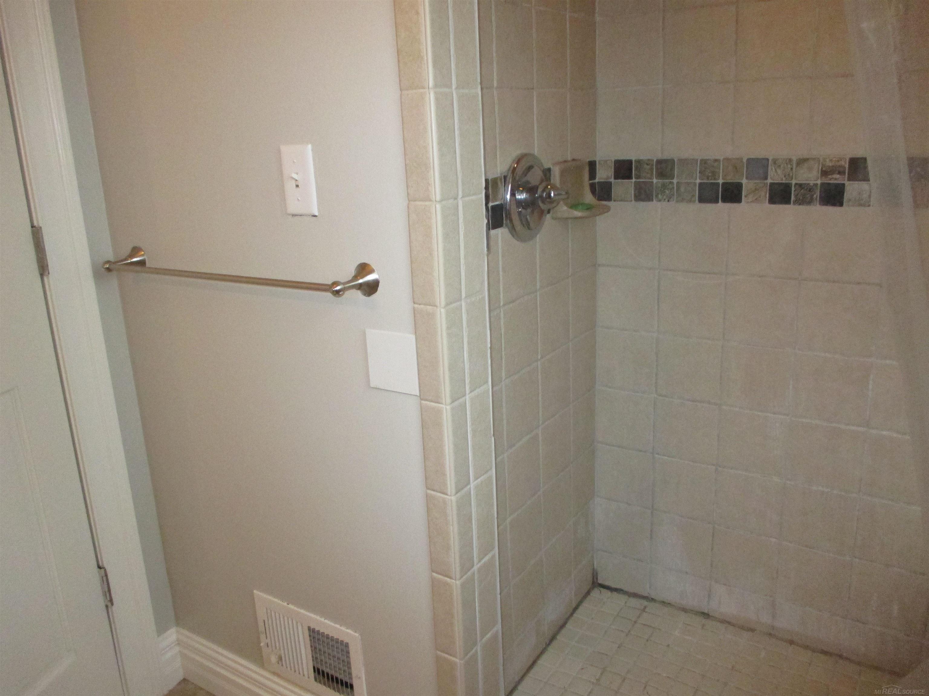 28000 Cotton Road New Baltimore, MI 48047 - Photo 23 of 37