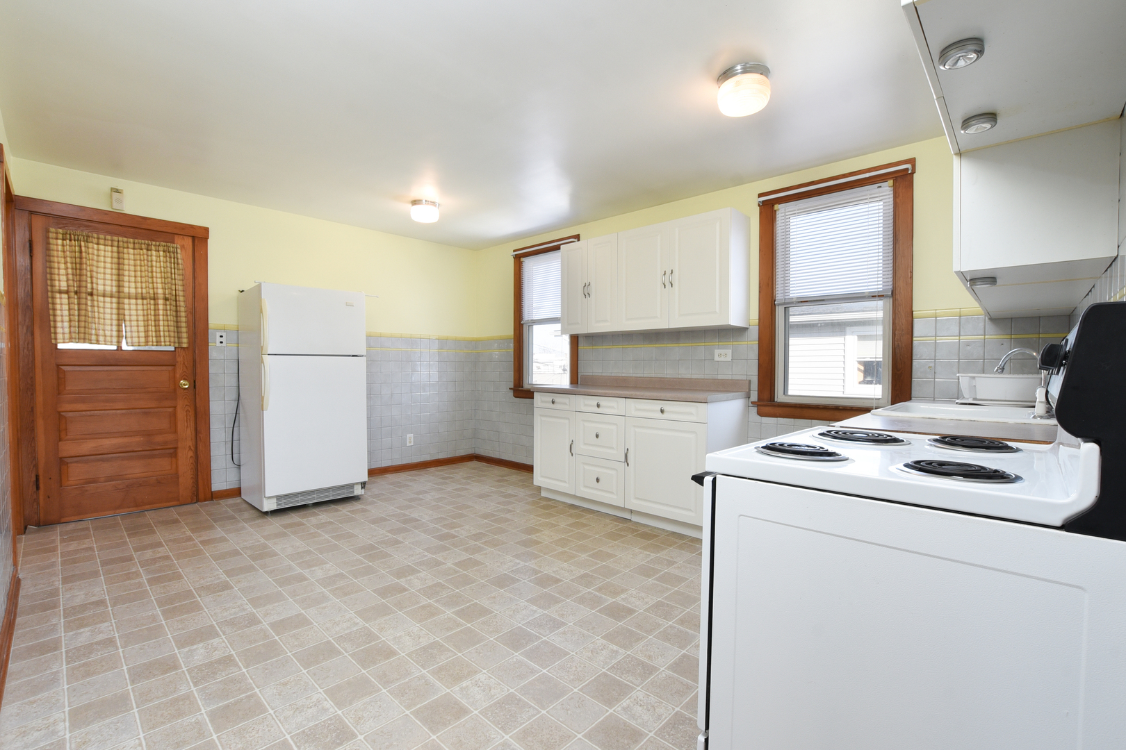 5626 West Patterson Avenue, Unit 2 Chicago, IL 60634 - Photo 2 of 18