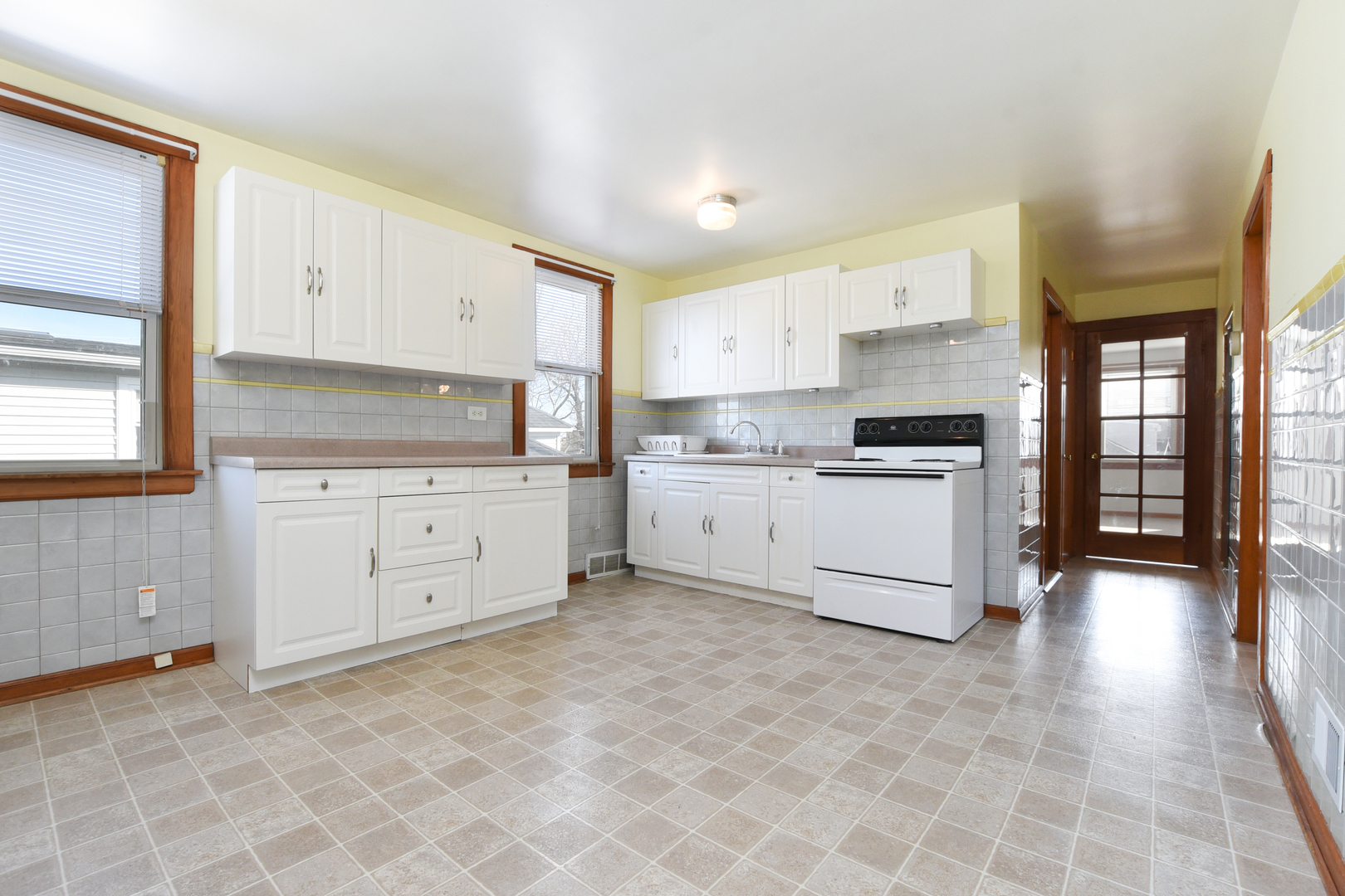 5626 West Patterson Avenue, Unit 2 Chicago, IL 60634 - Photo 5 of 18