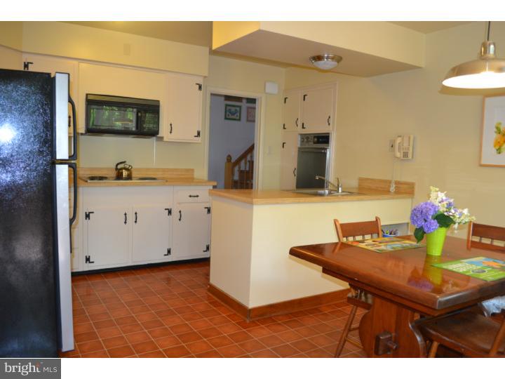 668 Harwick Road Wayne, PA 19087 - Photo 6 of 17 Kitchen
