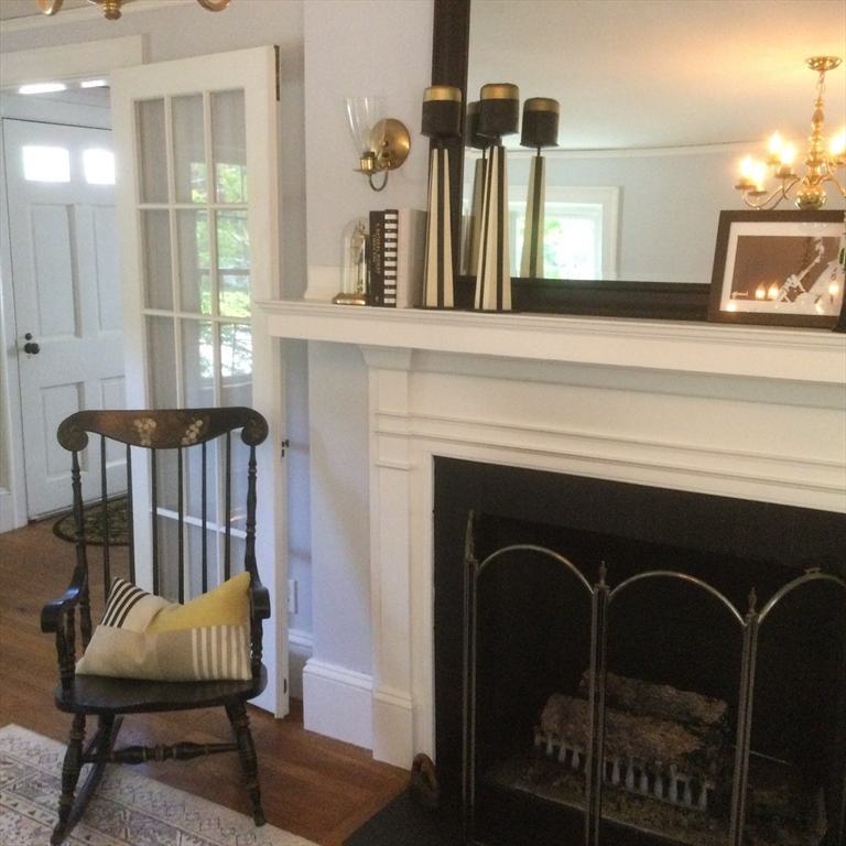 114 Chestnut Street Andover, MA 01810 - Photo 10 of 42