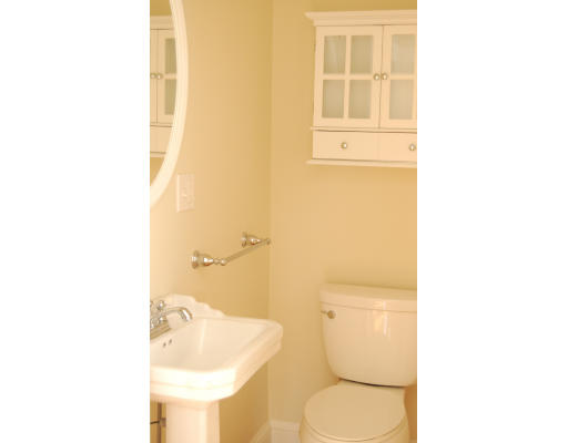 26 Bailey Road Arlington, MA 02476 - Photo 8 of 12 Gallery Image 8