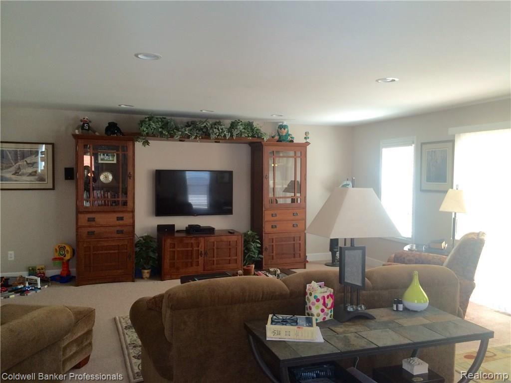 2815 Bembridge Road Royal Oak, MI 48073 - Photo 11 of 28 Gallery Image 11