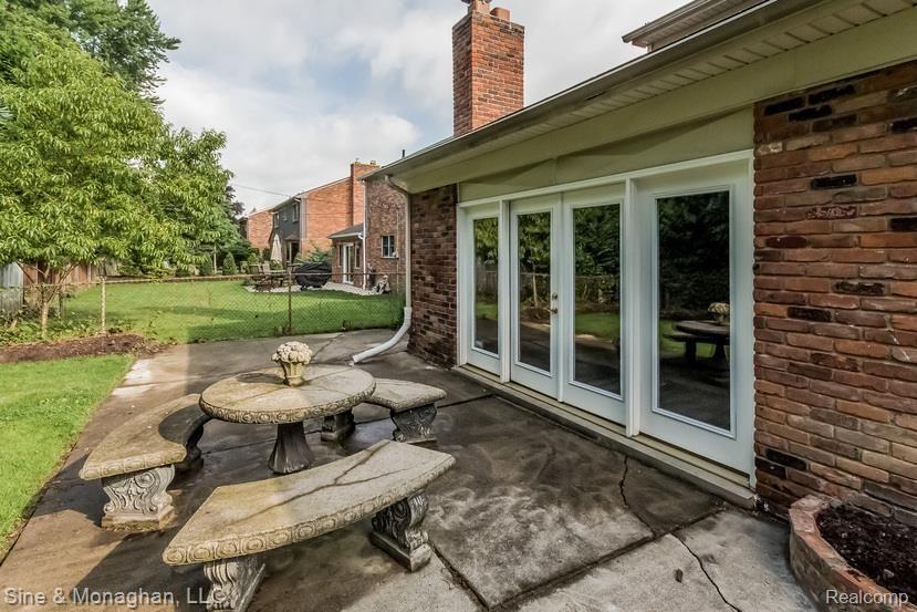 845 Cook Road Grosse Pointe, MI 48236 - Photo 37 of 48 034-Rear_View-1898127-small.jpg
