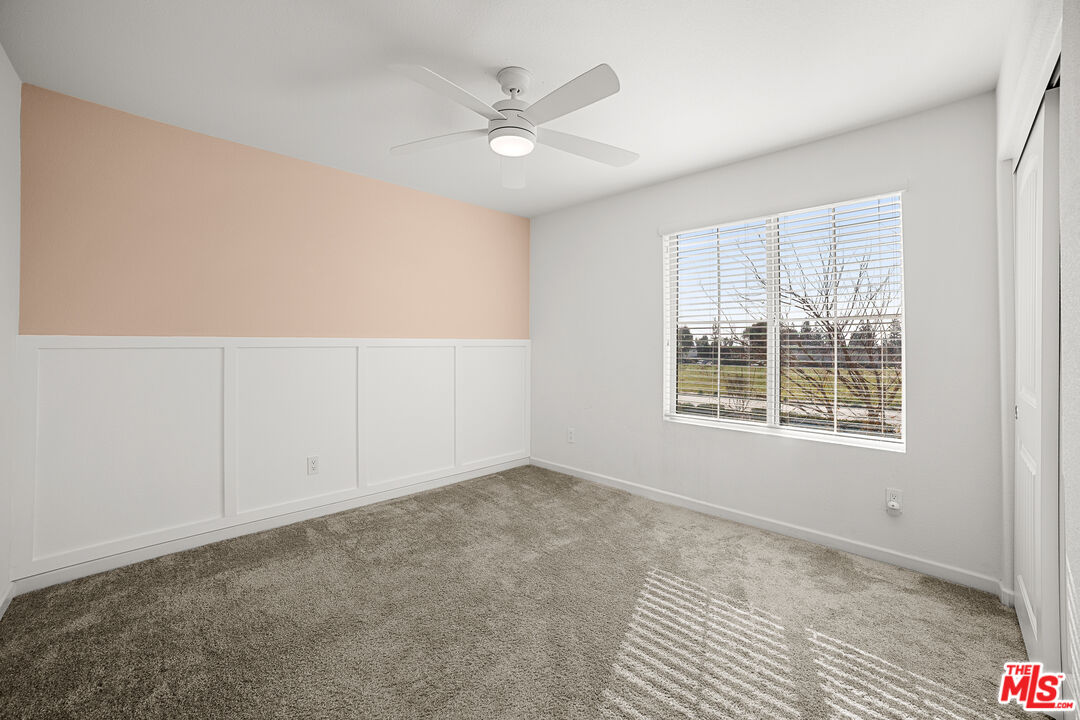 981 West Clover Avenue Rialto, CA 92376 - Photo 13 of 29