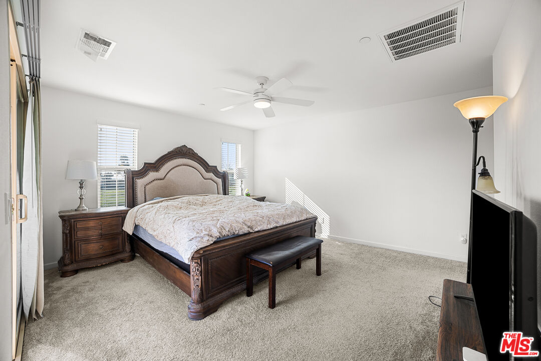 981 West Clover Avenue Rialto, CA 92376 - Photo 16 of 29