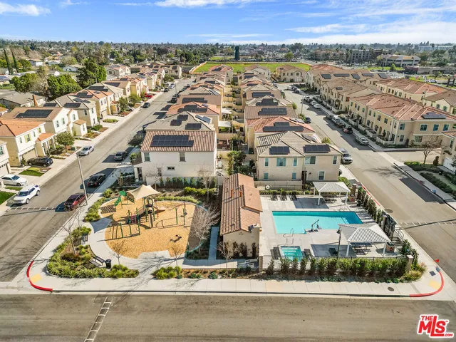 $478,000 | 981 West Clover Avenue, Rialto, CA 92376