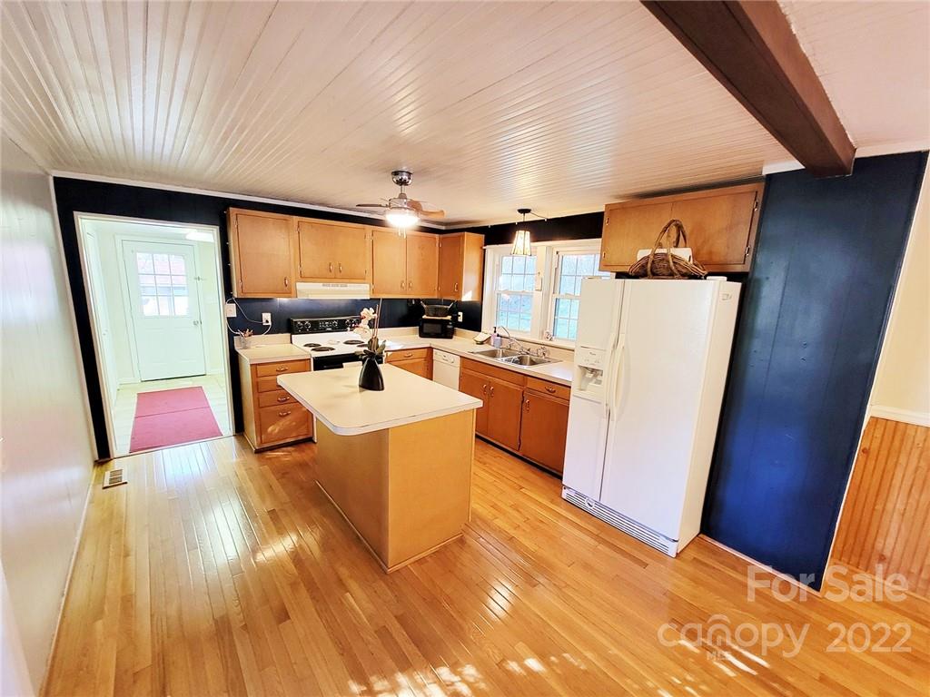 307 Causby Road Morganton, NC 28655 - Photo 5 of 27 Gallery Image 5