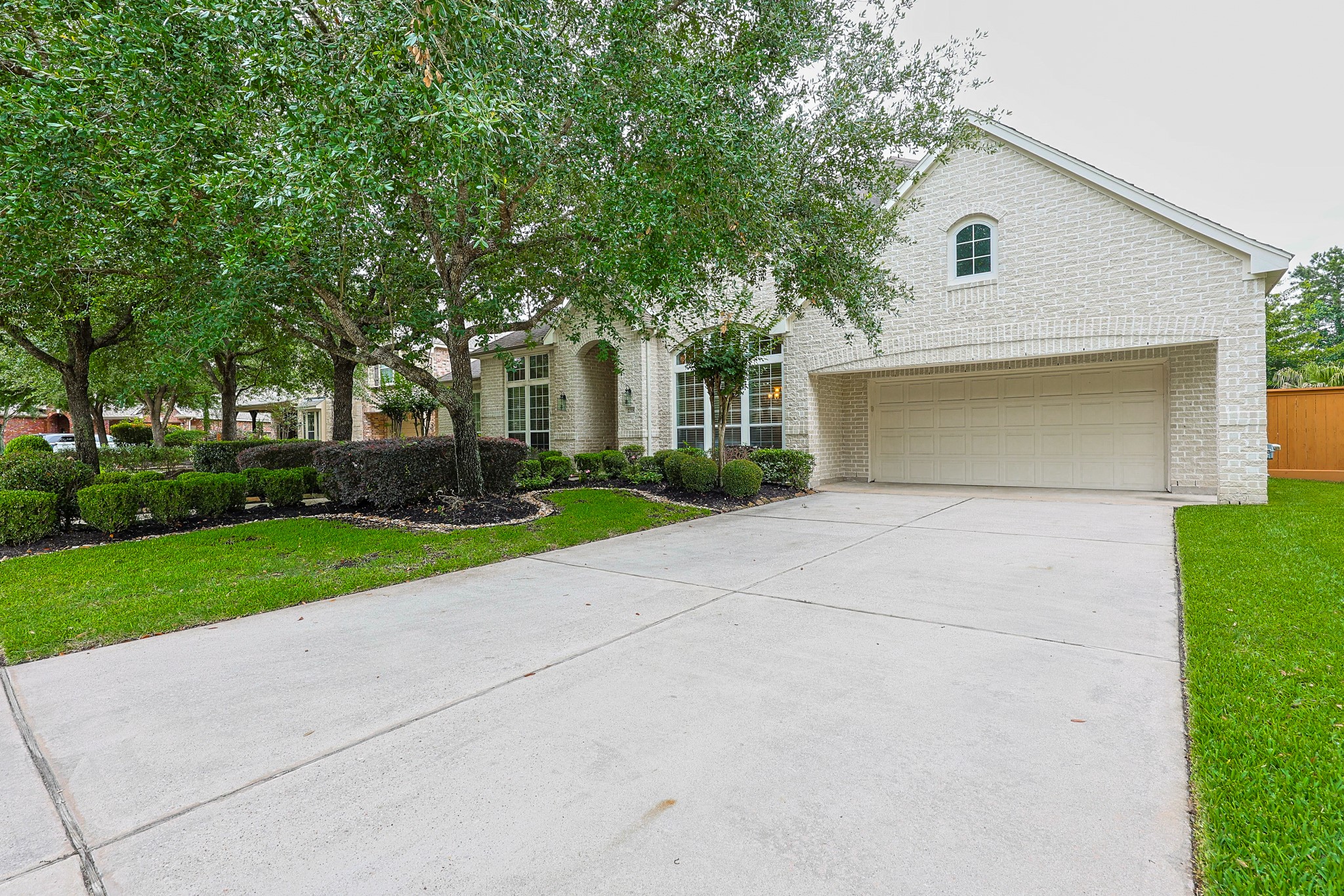 2318 Spring Lake Park Lane Spring, TX 77386 - Photo 3 of 32