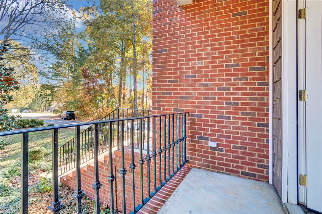 104 Ginkgo Court Easley, SC 29642 - Photo 4 of 48