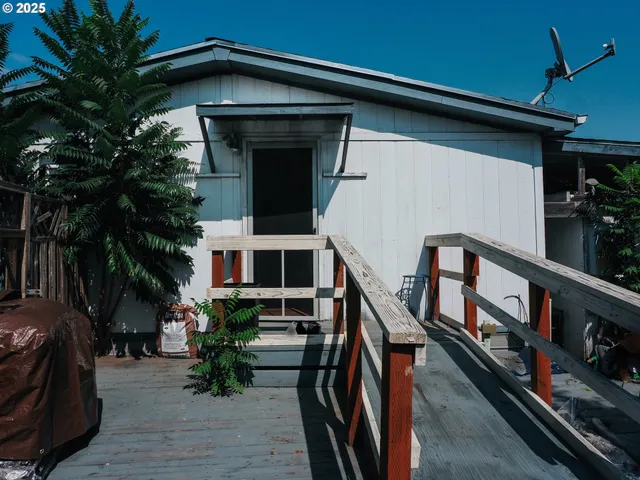 $90,000 | 1901 Southeast Minter Bridge Road, Unit 62, Hillsboro, OR 97123