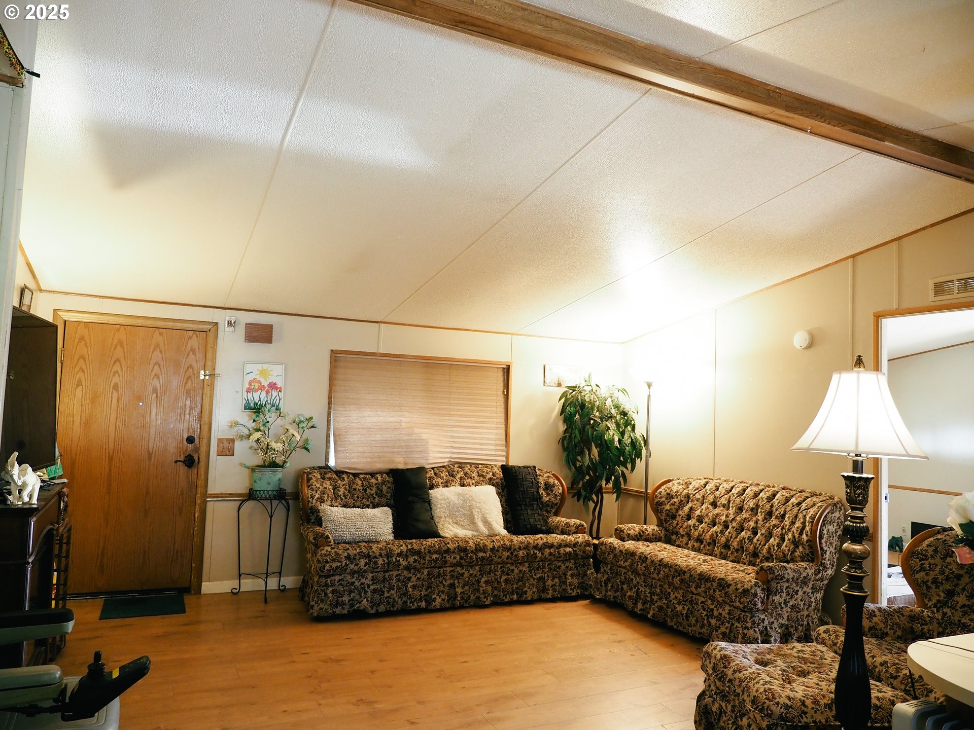 1901 Southeast Minter Bridge Road, Unit 62 Hillsboro, OR 97123 - Photo 3 of 22