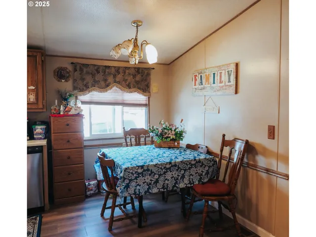 $90,000 | 1901 Southeast Minter Bridge Road, Unit 62, Hillsboro, OR 97123