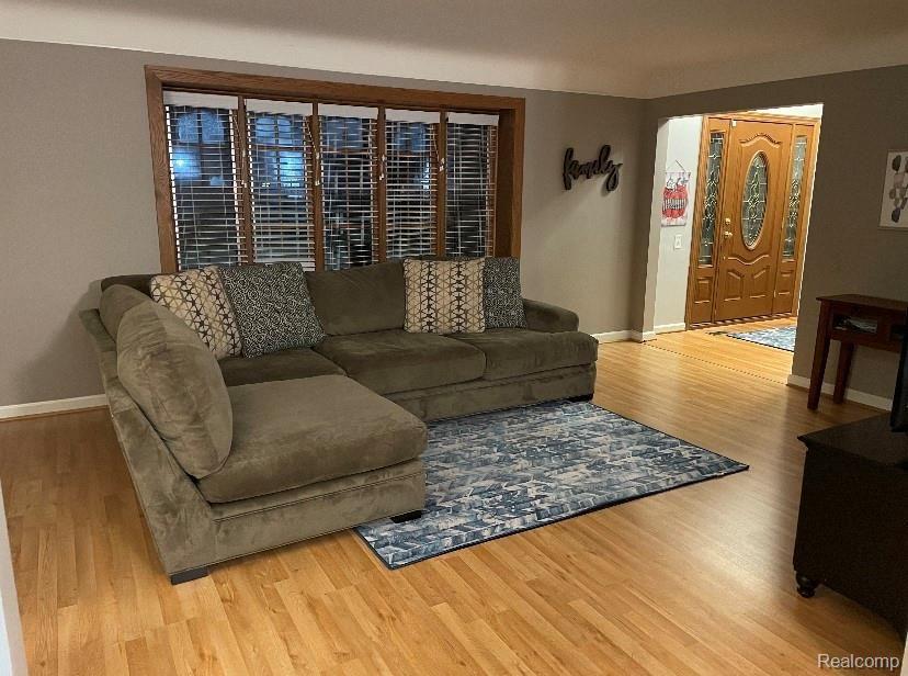 660 Cook Road Grosse Pointe Woods, MI 48236 - Photo 9 of 49