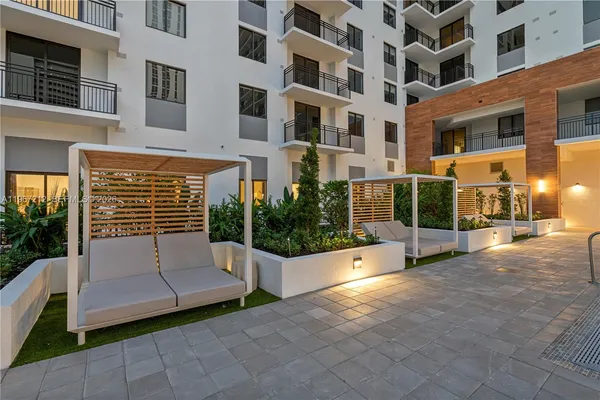 $4,680 | 16395 Biscayne Boulevard, Unit PH2210, North Miami Beach, FL 33160