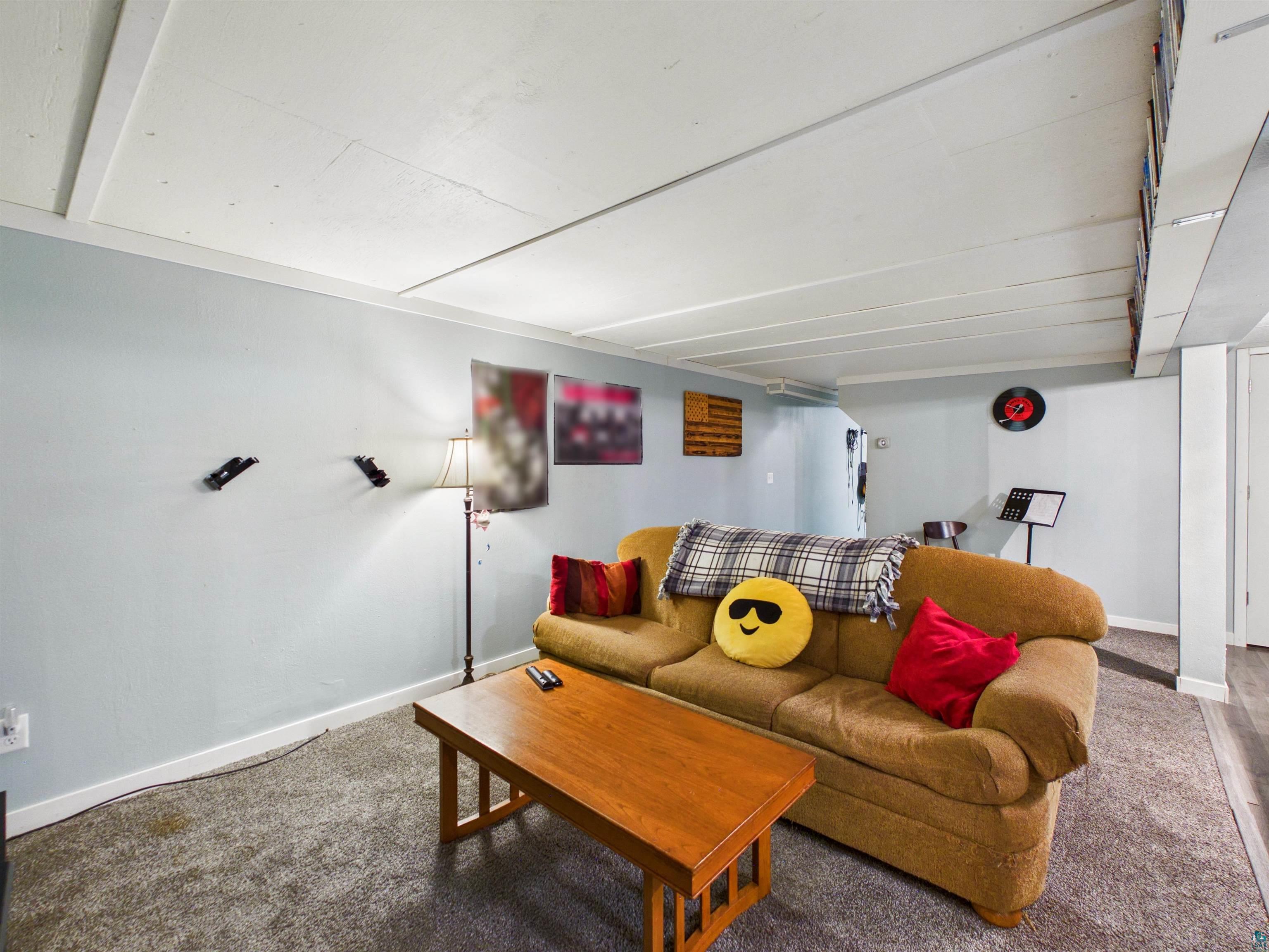 10719 North Oak Ridge Street Hayward, WI 54843 - Photo 39 of 57 Living room with baseboards