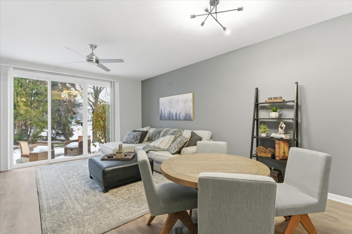 1389 South Candlestick Way Waukegan, IL 60085 - Photo 5 of 12 a living room with furniture and a window