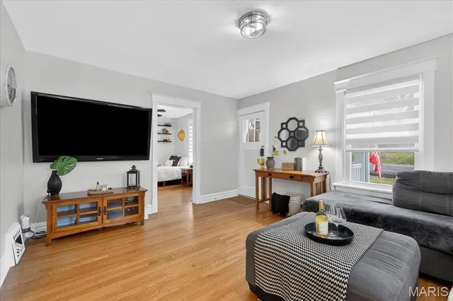 $179,000 | 969 North Castello Street, Florissant, MO 63031