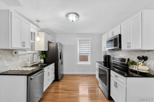 $179,000 | 969 North Castello Street, Florissant, MO 63031