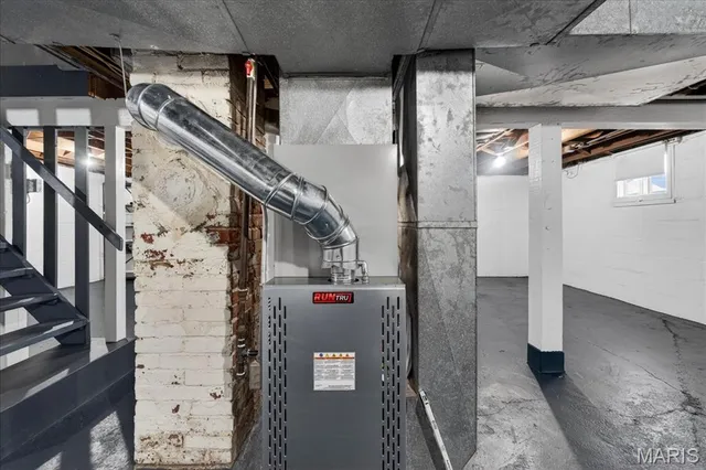 $179,000 | 969 North Castello Street, Florissant, MO 63031