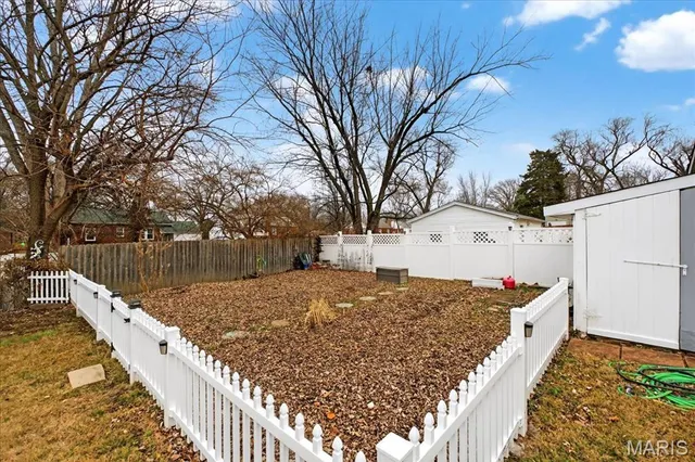 $179,000 | 969 North Castello Street, Florissant, MO 63031