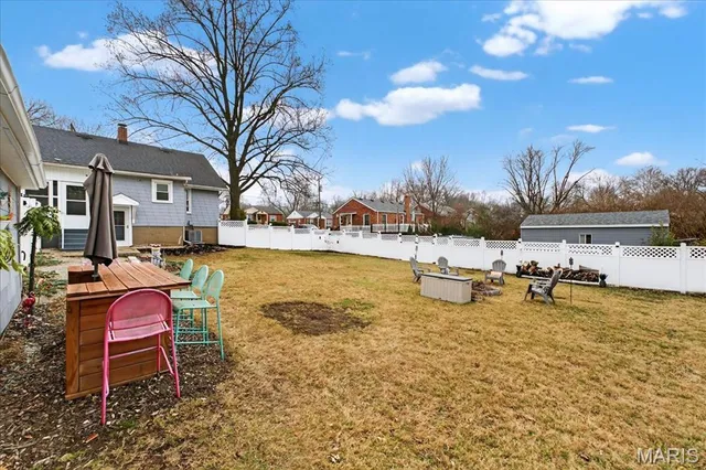 $179,000 | 969 North Castello Street, Florissant, MO 63031