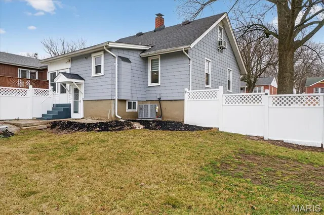 $179,000 | 969 North Castello Street, Florissant, MO 63031