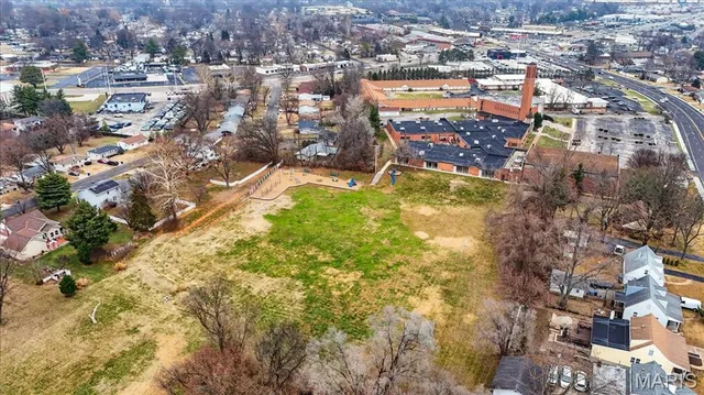 $179,000 | 969 North Castello Street, Florissant, MO 63031