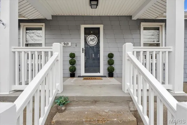 $179,000 | 969 North Castello Street, Florissant, MO 63031
