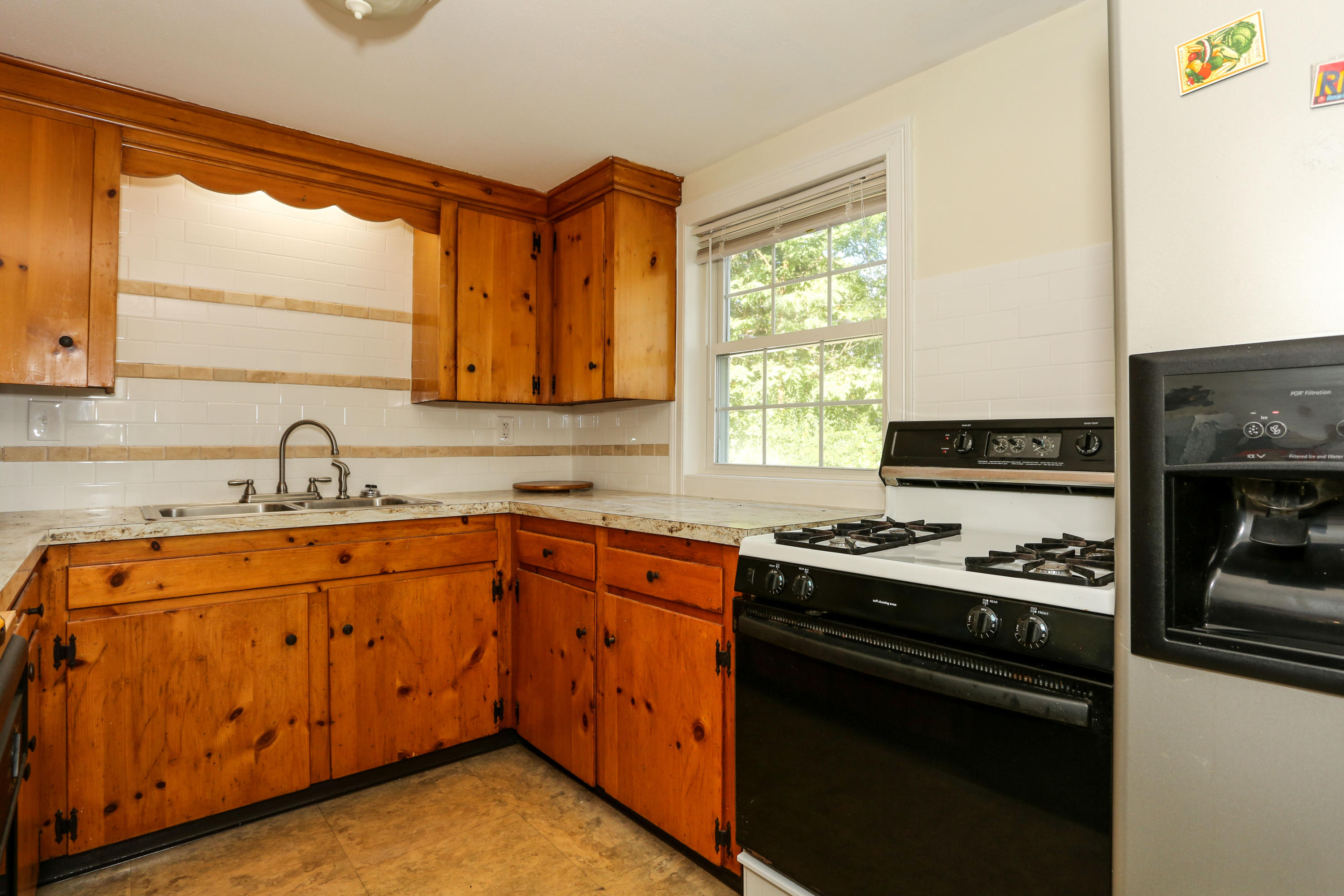 130 Raspberry Lane Marstons Mills, MA 02648 - Photo 3 of 29 130RasLR-8