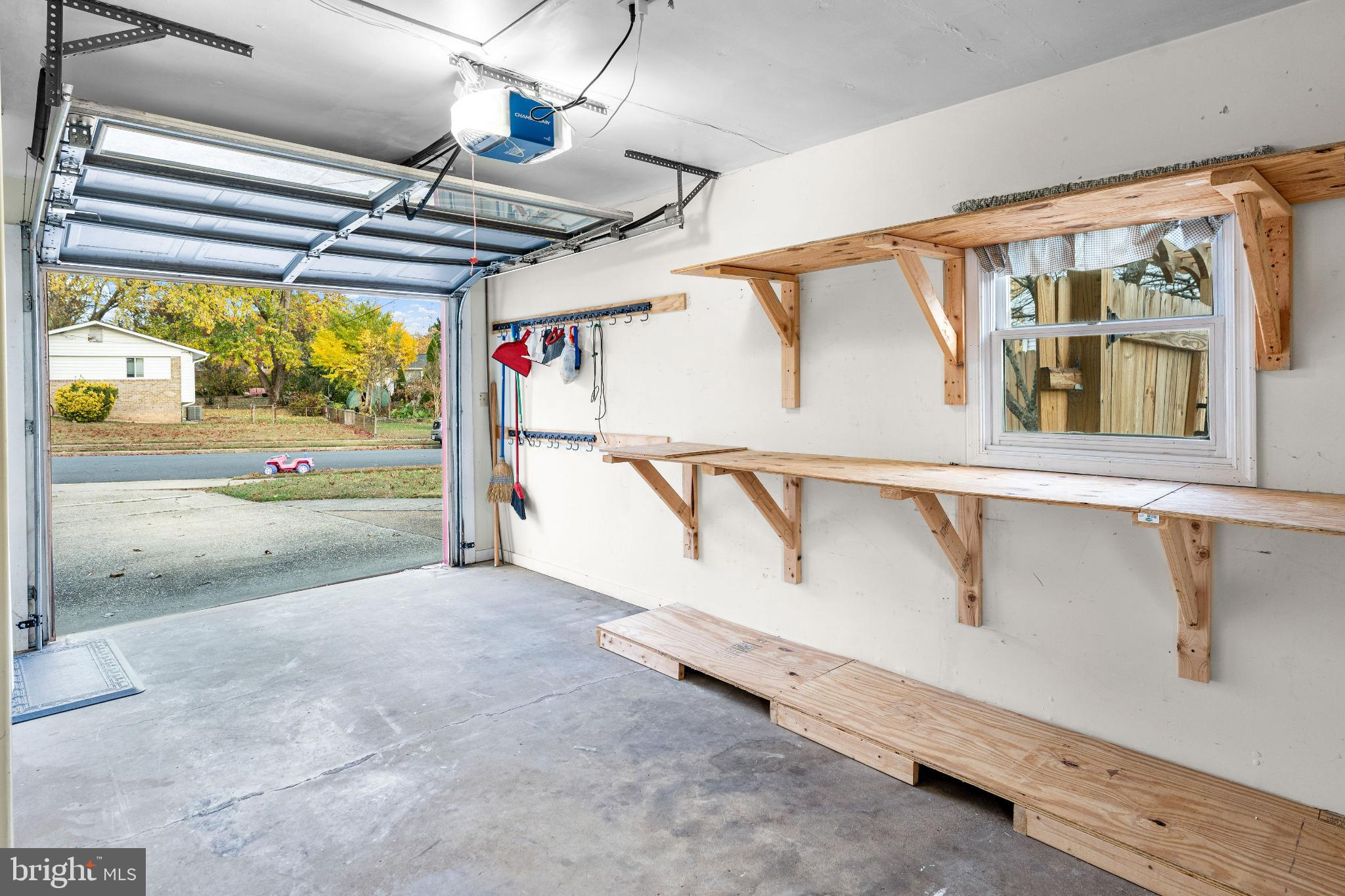 6910 Ontario Street Springfield, VA 22152 - Photo 31 of 44 a view of a indoor garage