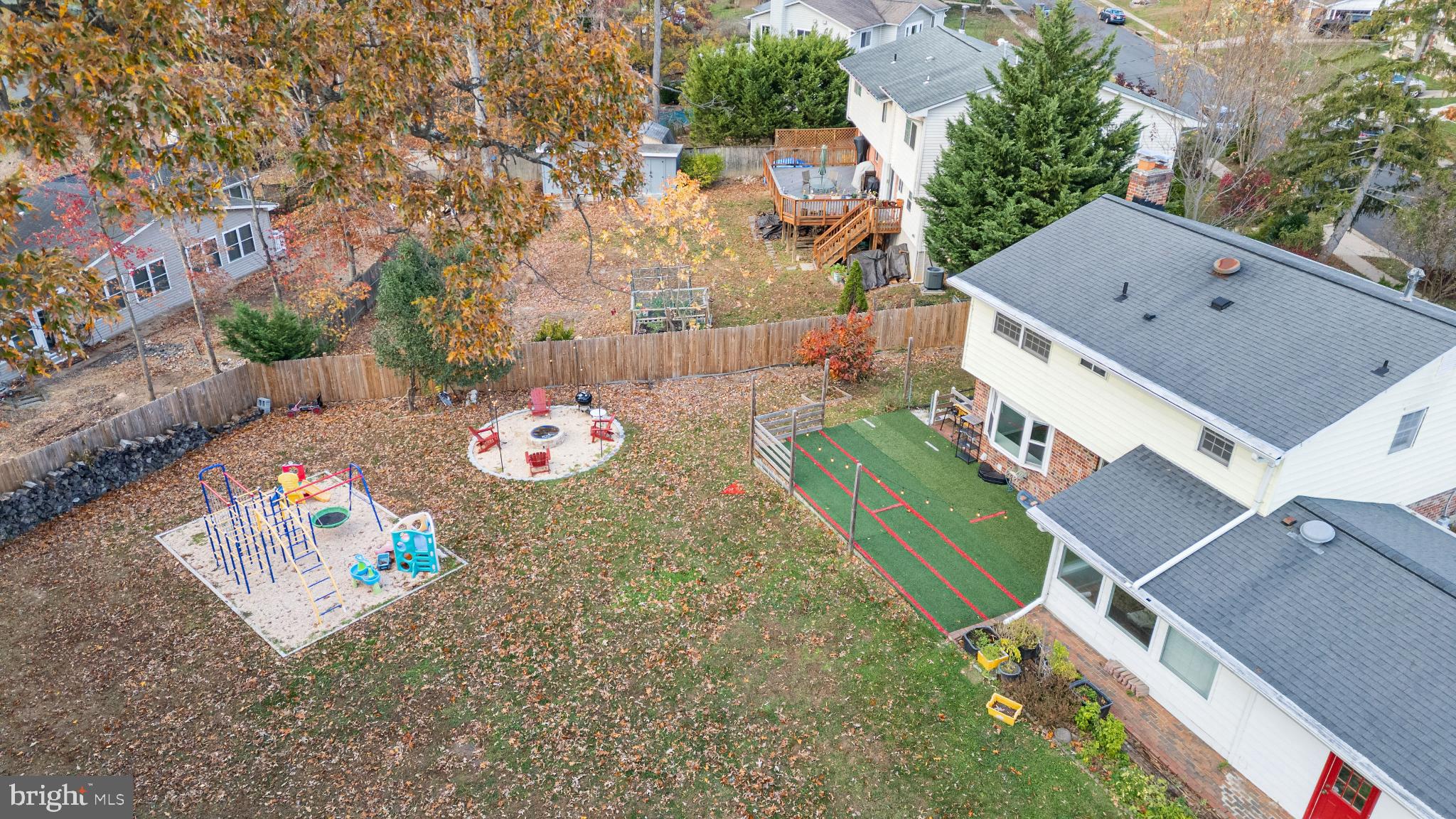 6910 Ontario Street Springfield, VA 22152 - Photo 36 of 44 an aerial view of a house