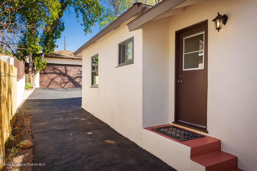 10338 Helendale Avenue Tujunga, CA 91042 - Photo 16 of 25 10338 Helendale Ave-MLS-019