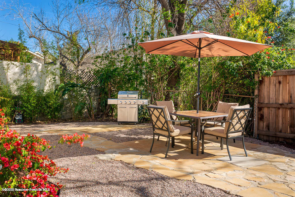 10338 Helendale Avenue Tujunga, CA 91042 - Photo 21 of 25 10338 Helendale Ave-MLS-025