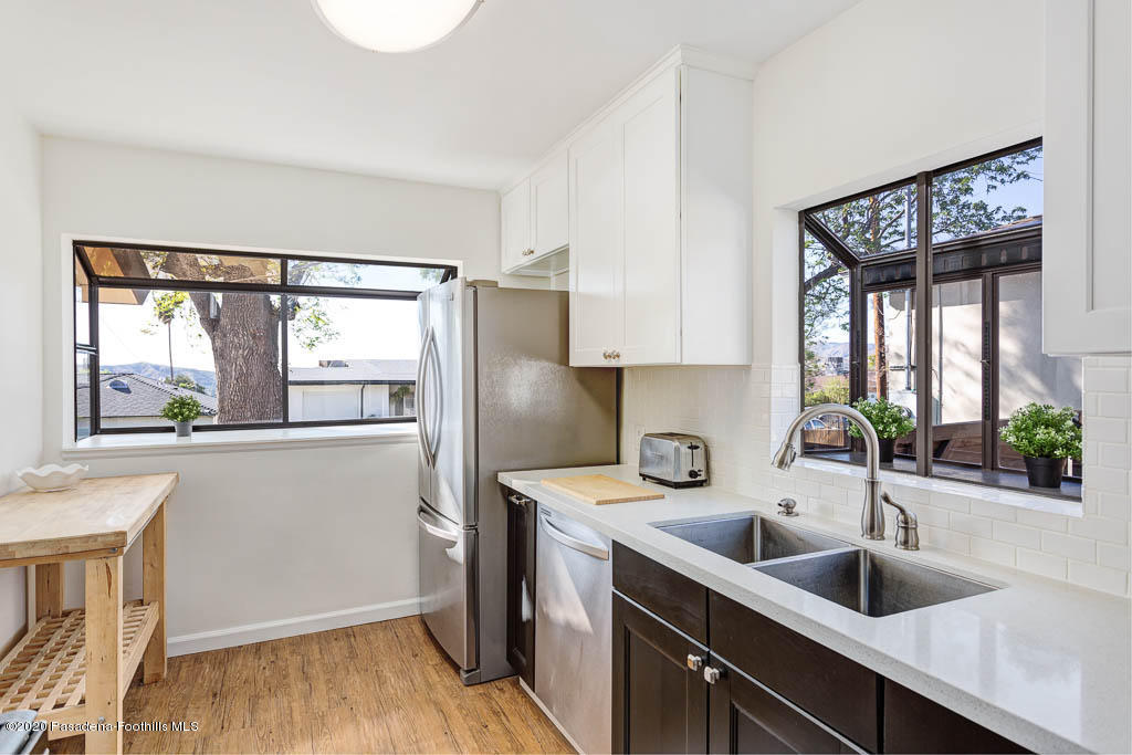 10338 Helendale Avenue Tujunga, CA 91042 - Photo 8 of 25 10338 Helendale Ave-MLS-013