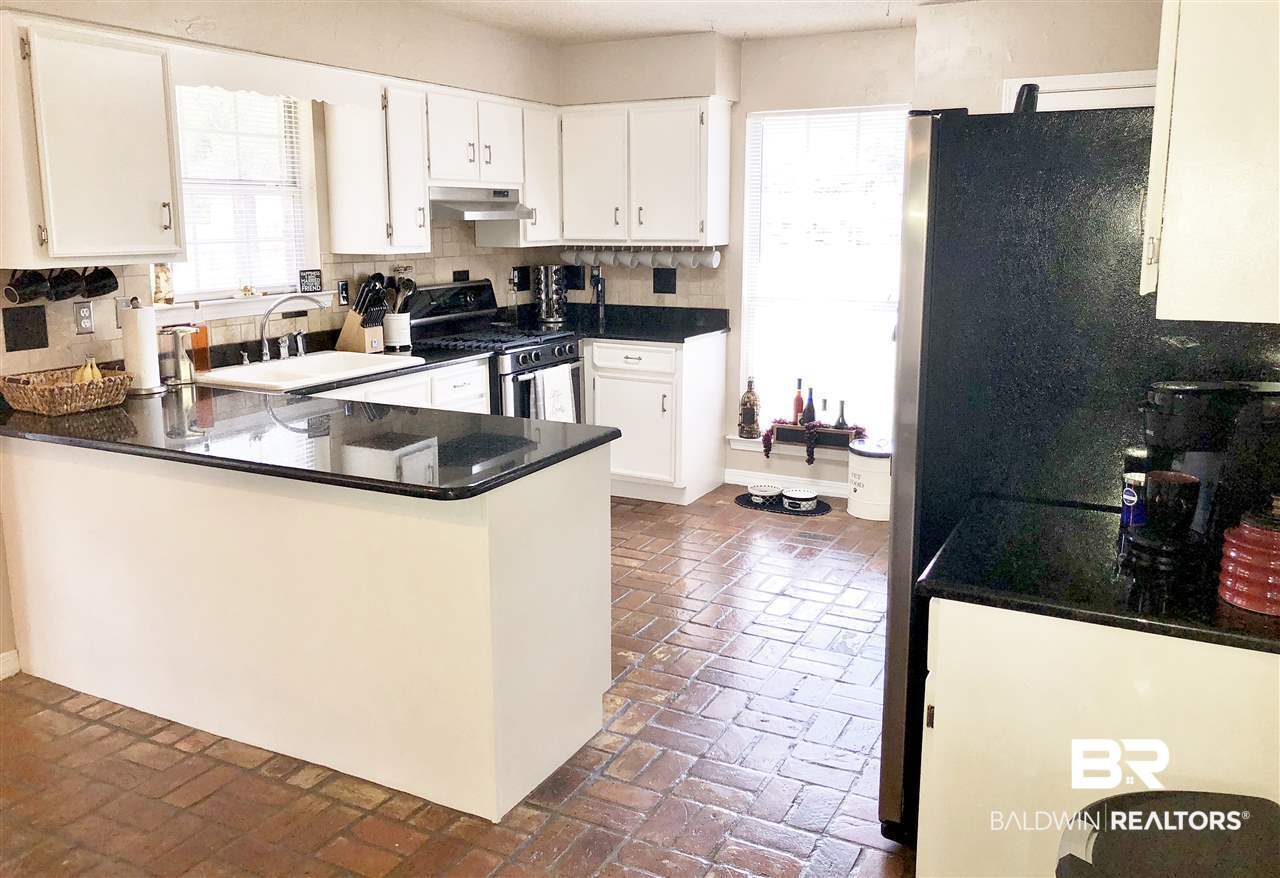 3300 Zephyr Drive Mobile, AL 36695 - Photo 8 of 28